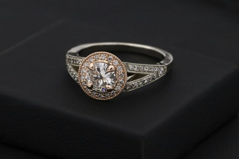 Lab-Grown vs Natural Diamond Engagement Rings: The Ultimate 2026 Buying Guide