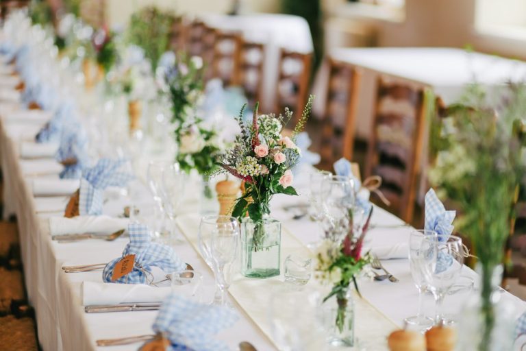 Ceremony Arch & Ambient Lighting Ideas: How to Create a Dreamy Romantic Atmosphere